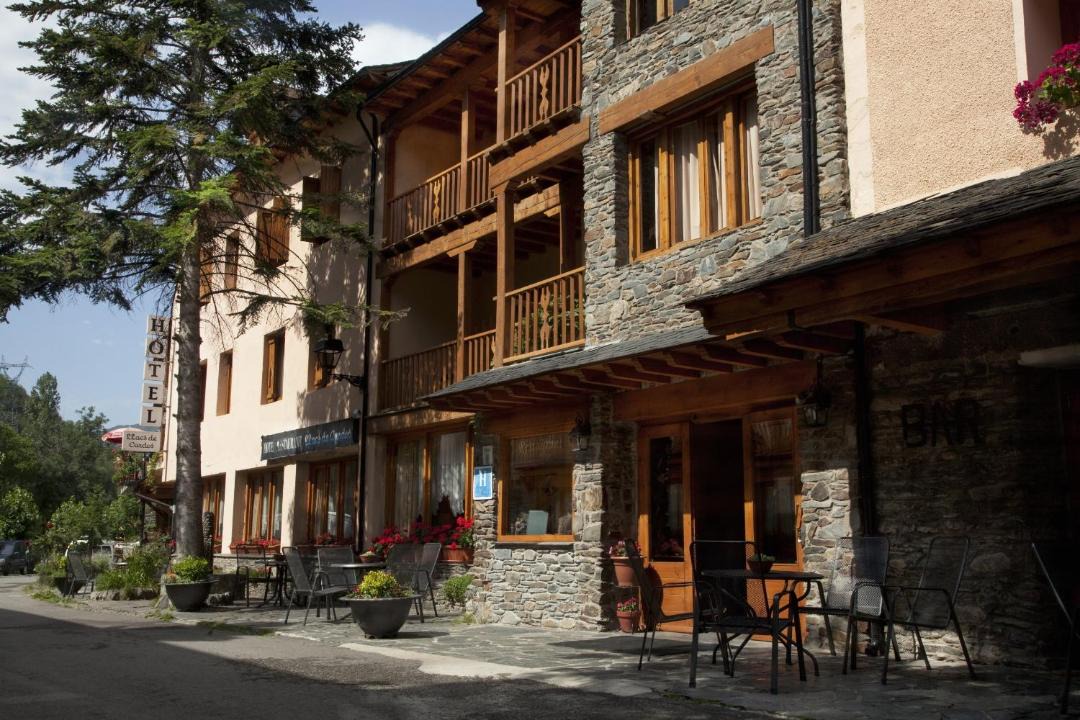 Photo of Others in Tavascan