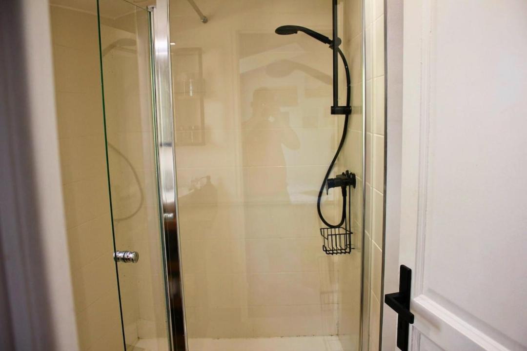 Photo of Bathroom in Saint-Remy-les-Chevreuse