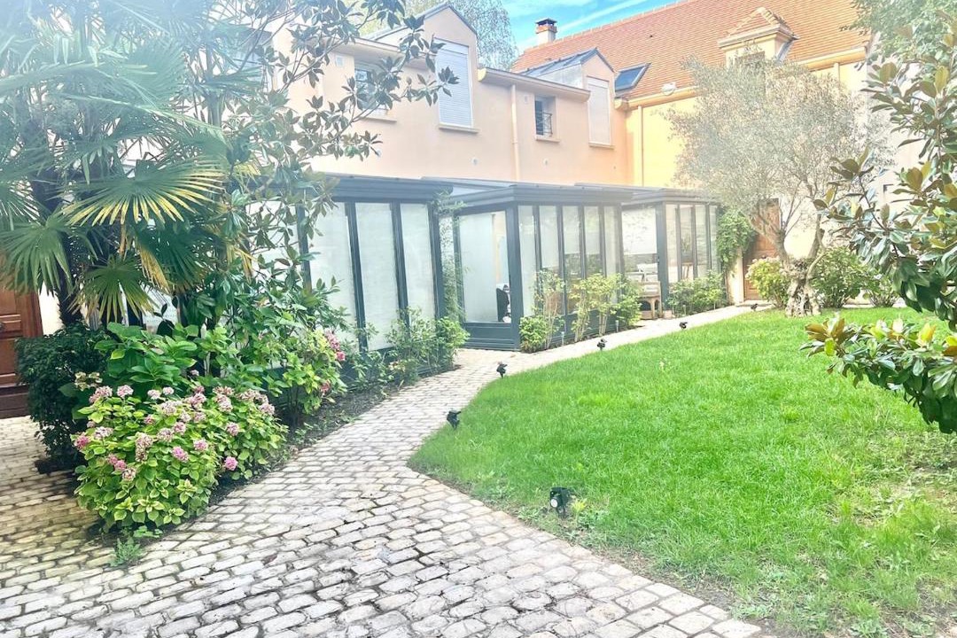 Photo of Others in Saint-Remy-les-Chevreuse