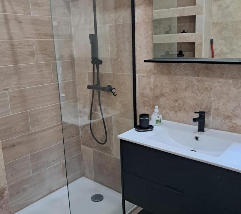 Photo of Bathroom in Dracy-le-Fort