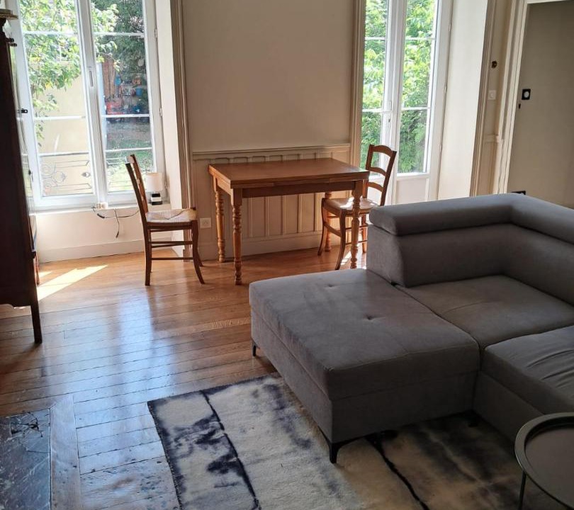 Photo of Livingroom in Dracy-le-Fort