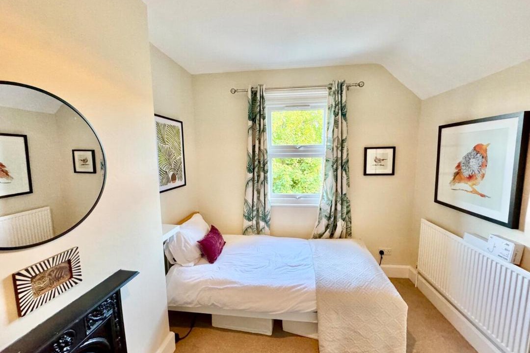 Photo of Bedroom in Summertown