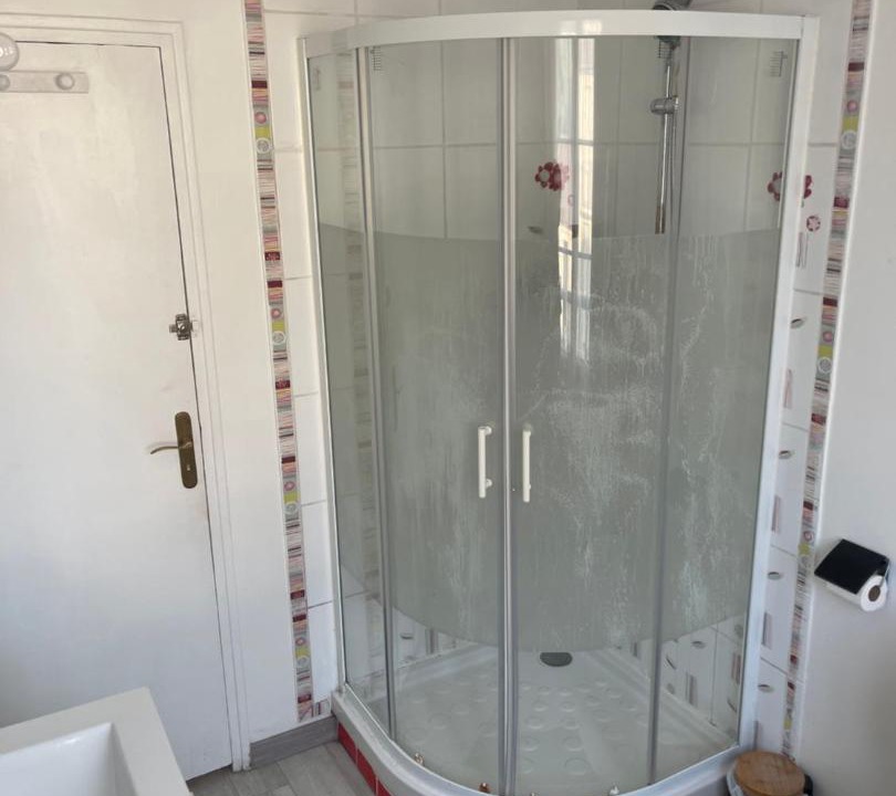 Photo of Bathroom in Creil