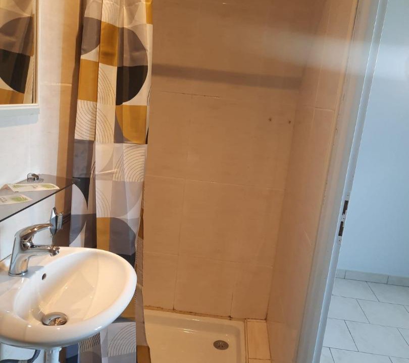 Photo of Bathroom in Boucoiran-et-Nozieres