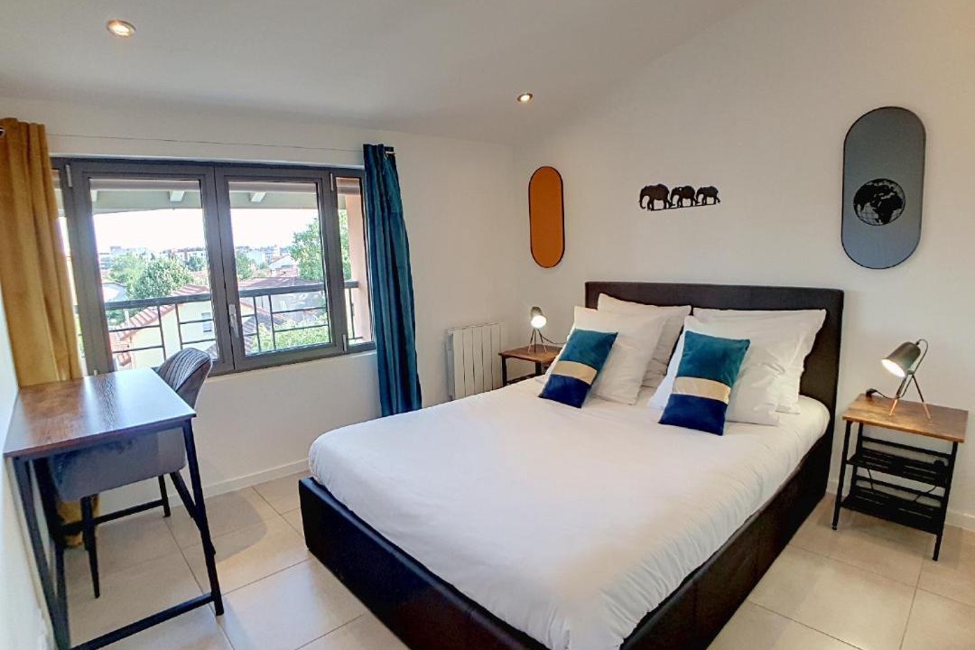 Photo of Others in Buers