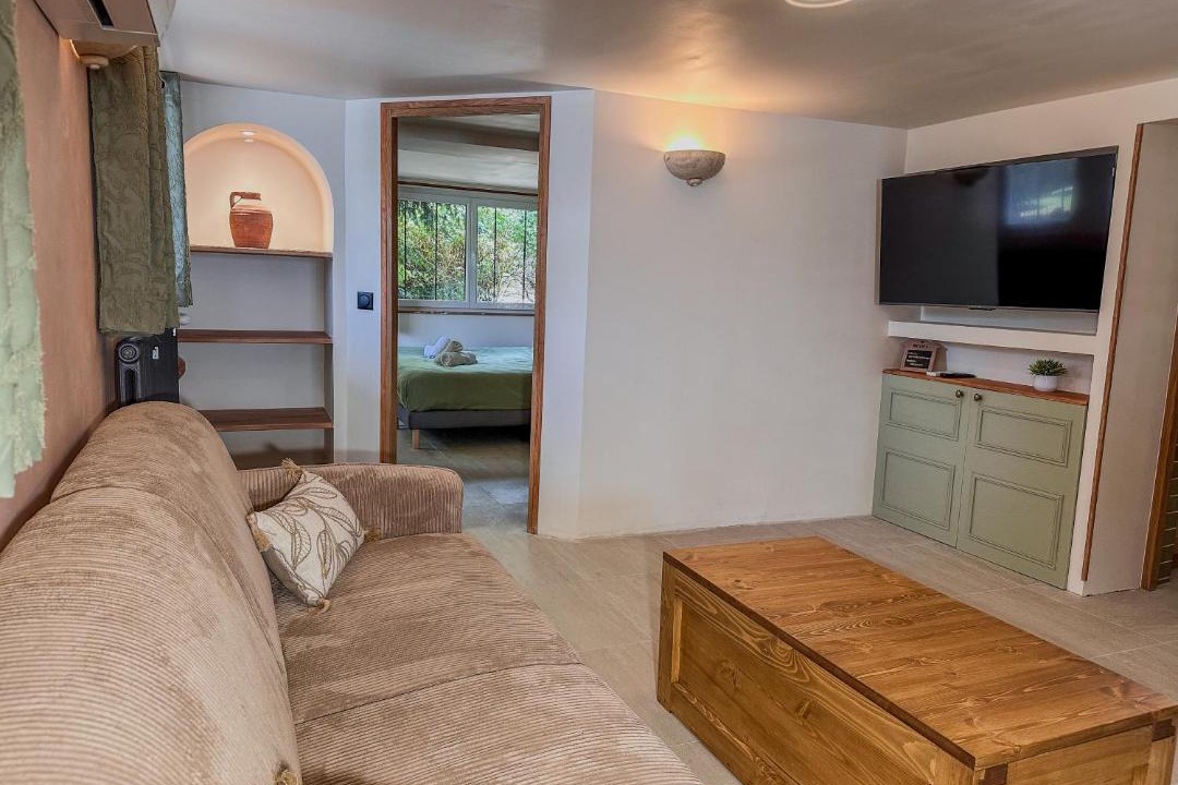 Photo of Others in Yenne