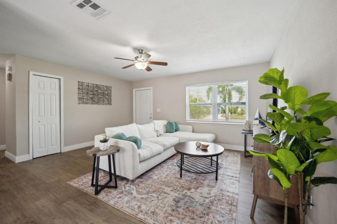 Photo of Others in Apollo Beach