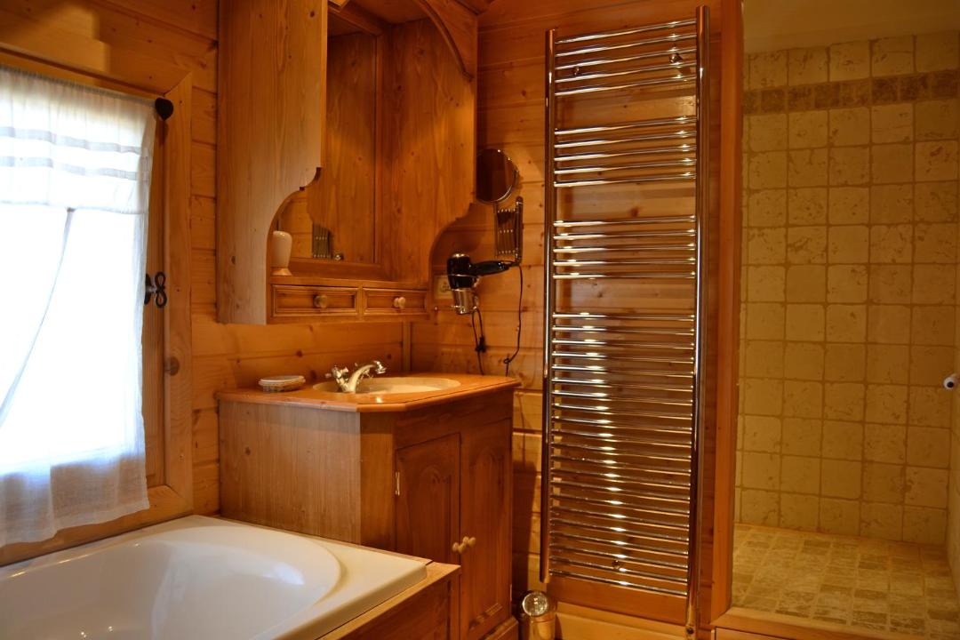Photo of Bathroom in Saint-Etienne-en-Devoluy