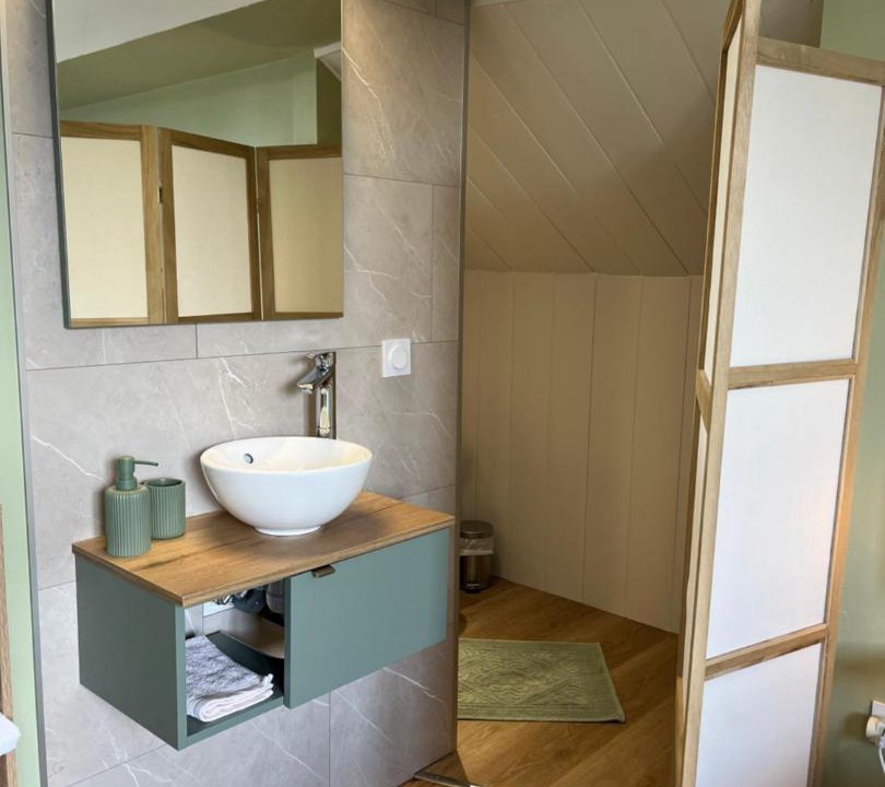 Photo of Bathroom in Erondelle