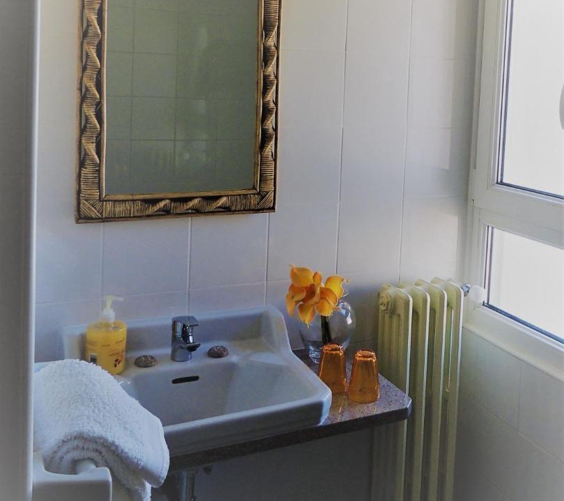 Photo of Bathroom in Angles