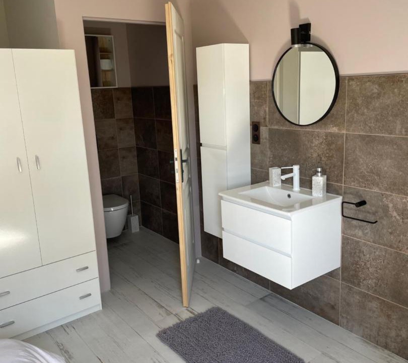 Photo of Others in L'Etoile