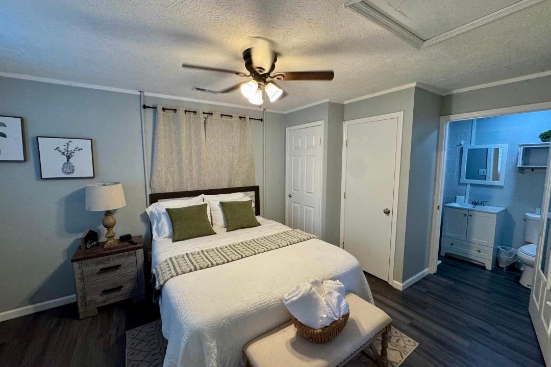 Photo of Bedroom in Knoxville
