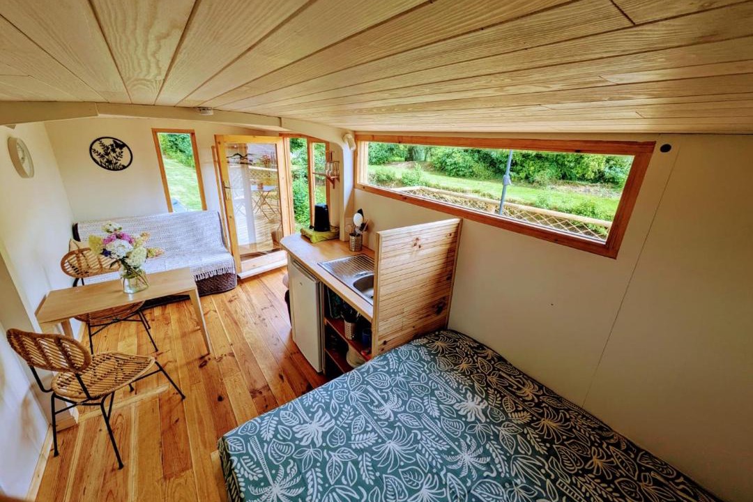 Photo of Others in Litteau