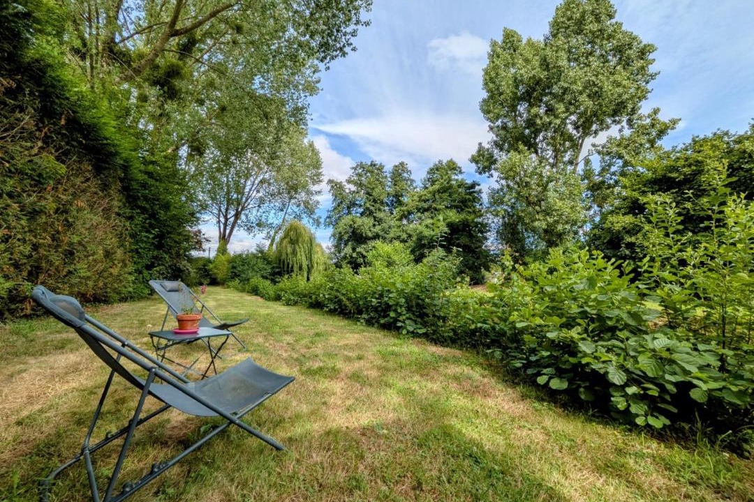 Photo of Others in Litteau