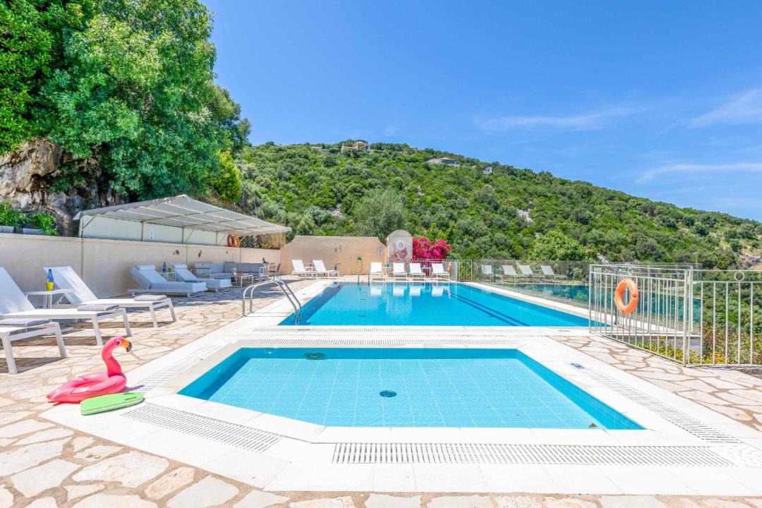 Photo of Others in Apraos