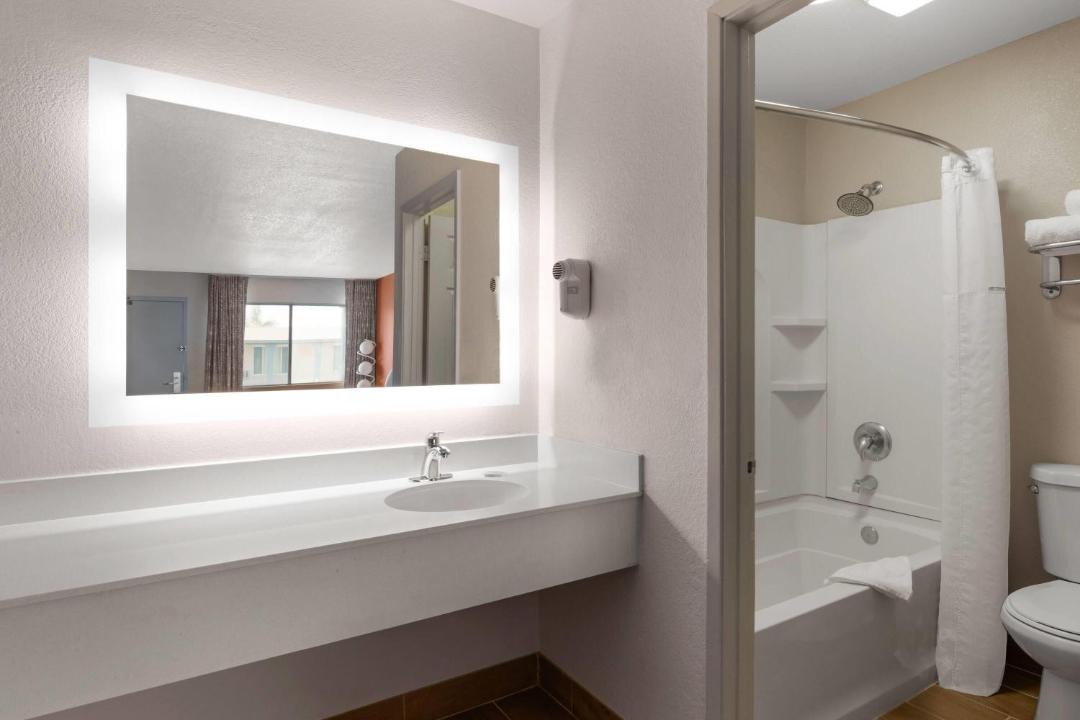 Photo of Bathroom in Ceres