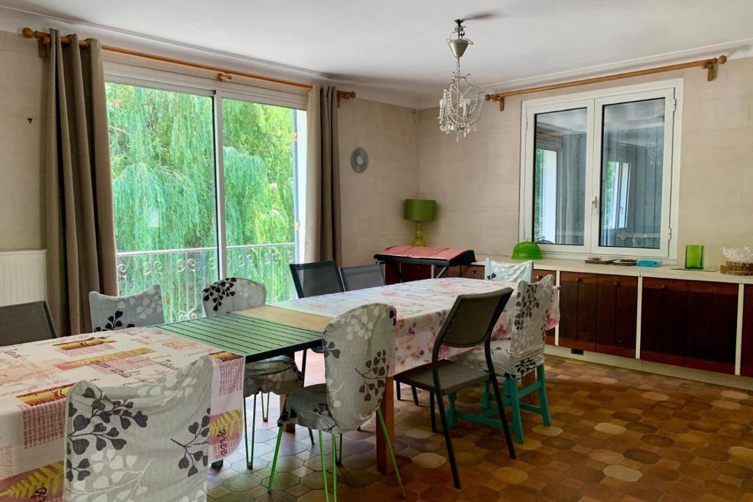 Photo of Others in Pons