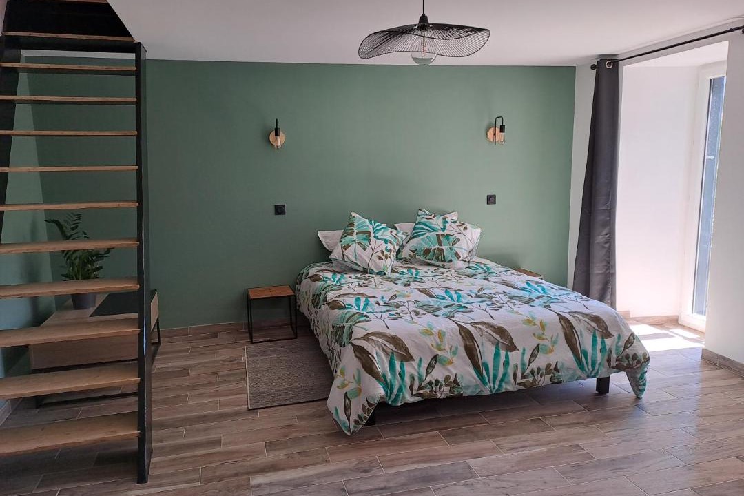 Photo of Others in Pranles