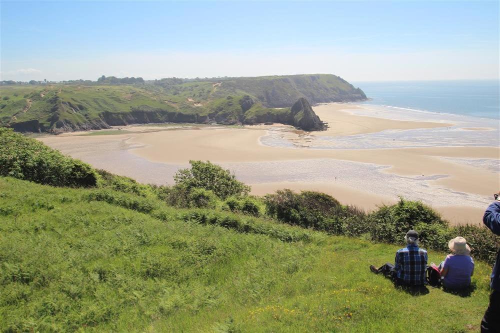 Photo of Others in Crynant