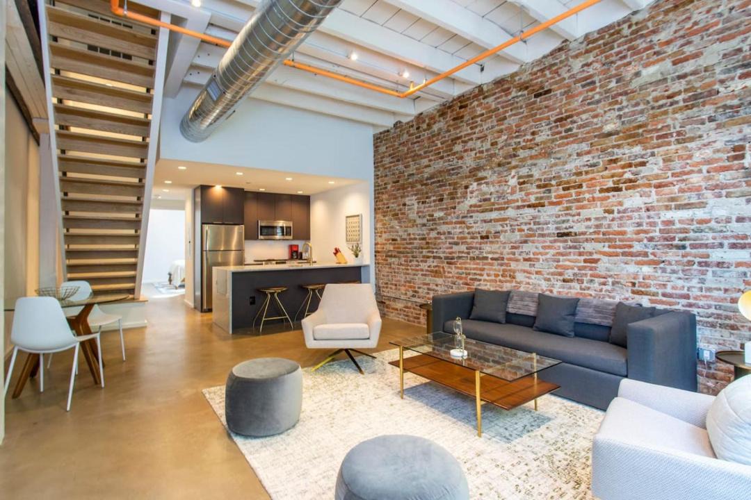 Photo of Livingroom in Washington Square West