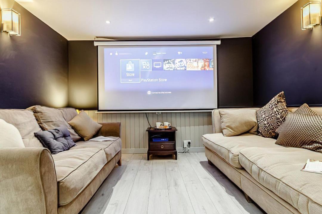 Photo of Others in Mauchline