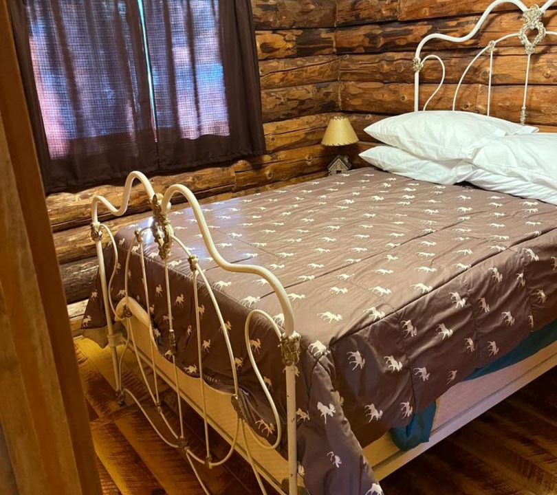 Photo of Bedroom in Crystal Falls