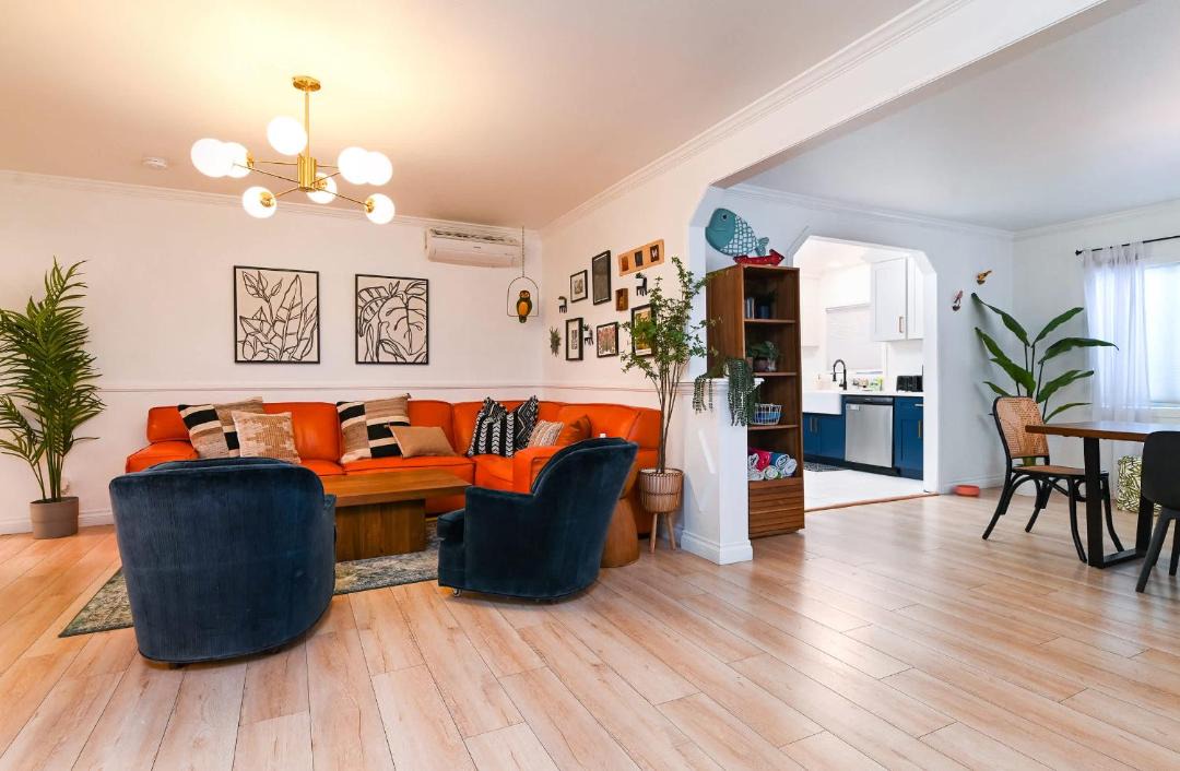 Photo of Livingroom in Alamitos Beach
