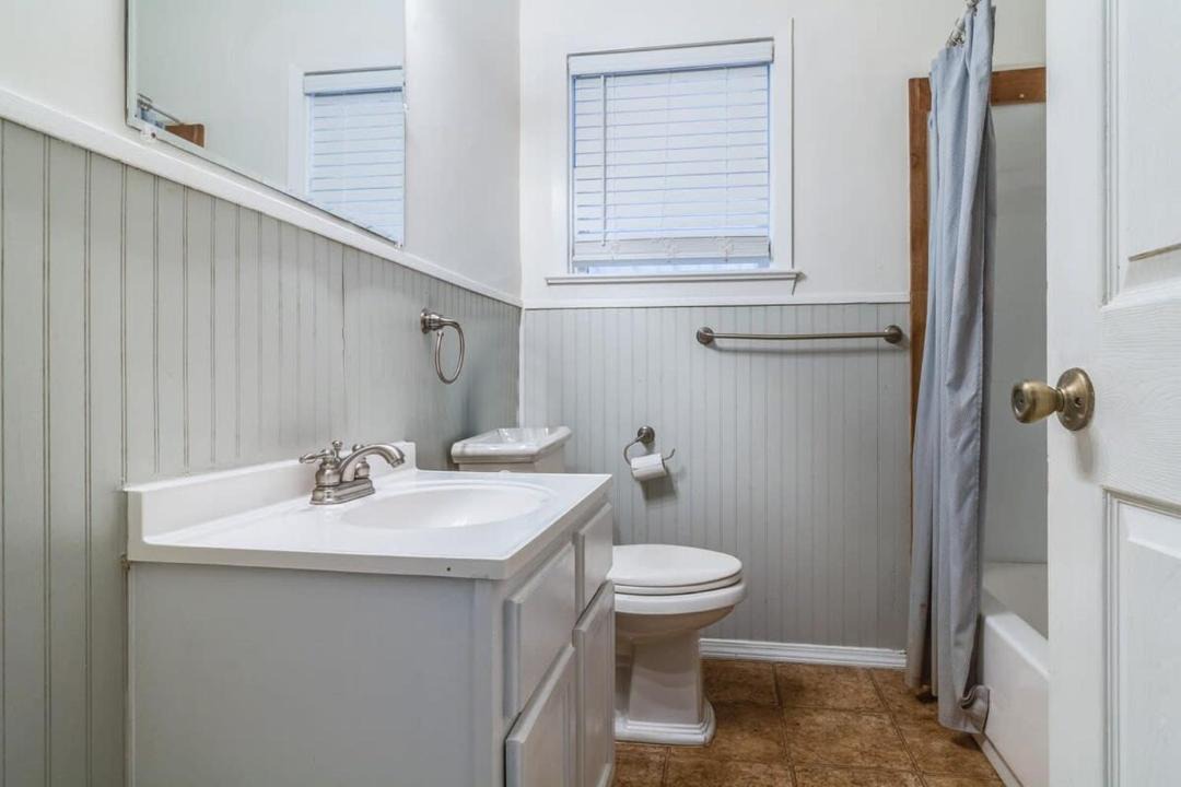 Photo of Bathroom in Freetown - Port Rico