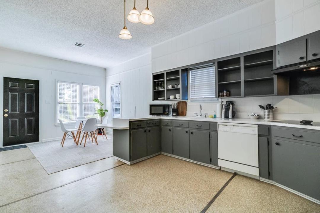 Photo of Kitchen in Freetown - Port Rico