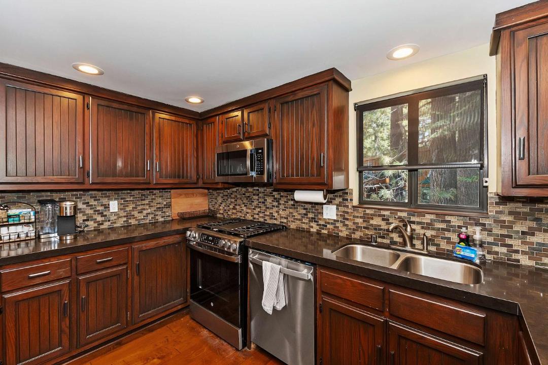 Photo of Kitchen in Green Valley Lake