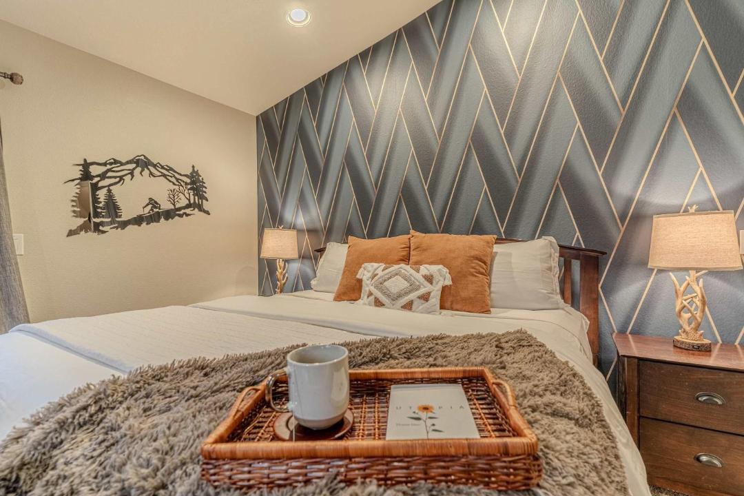 Photo of Bedroom in Mountain View District