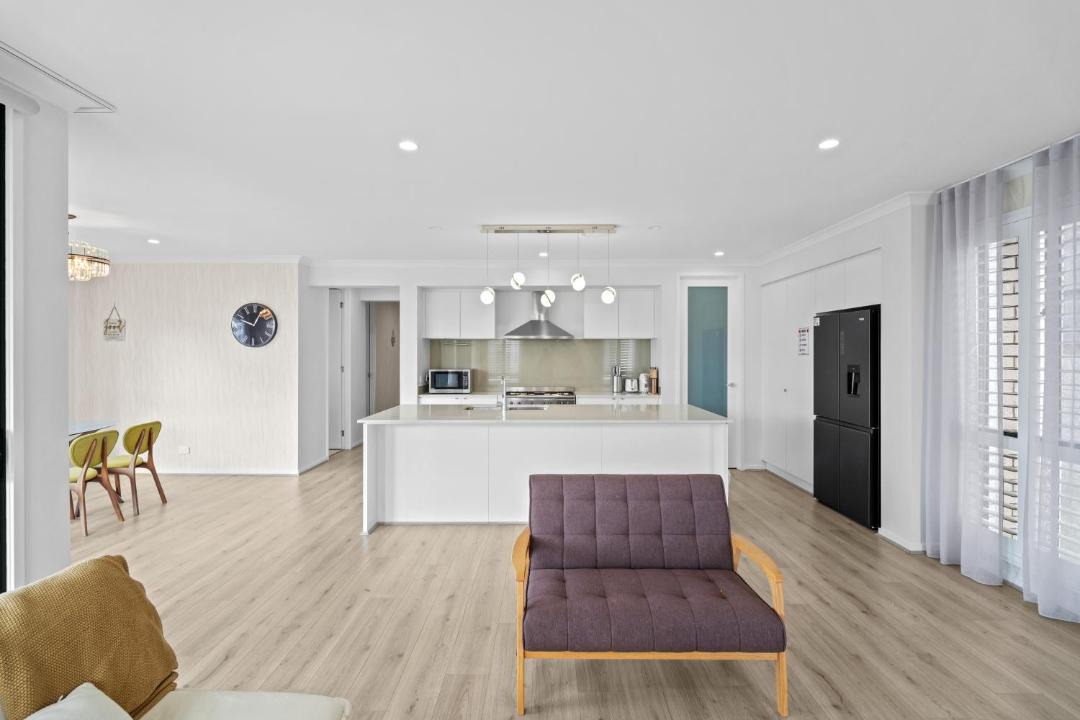 Photo of Others in Spring Mountain