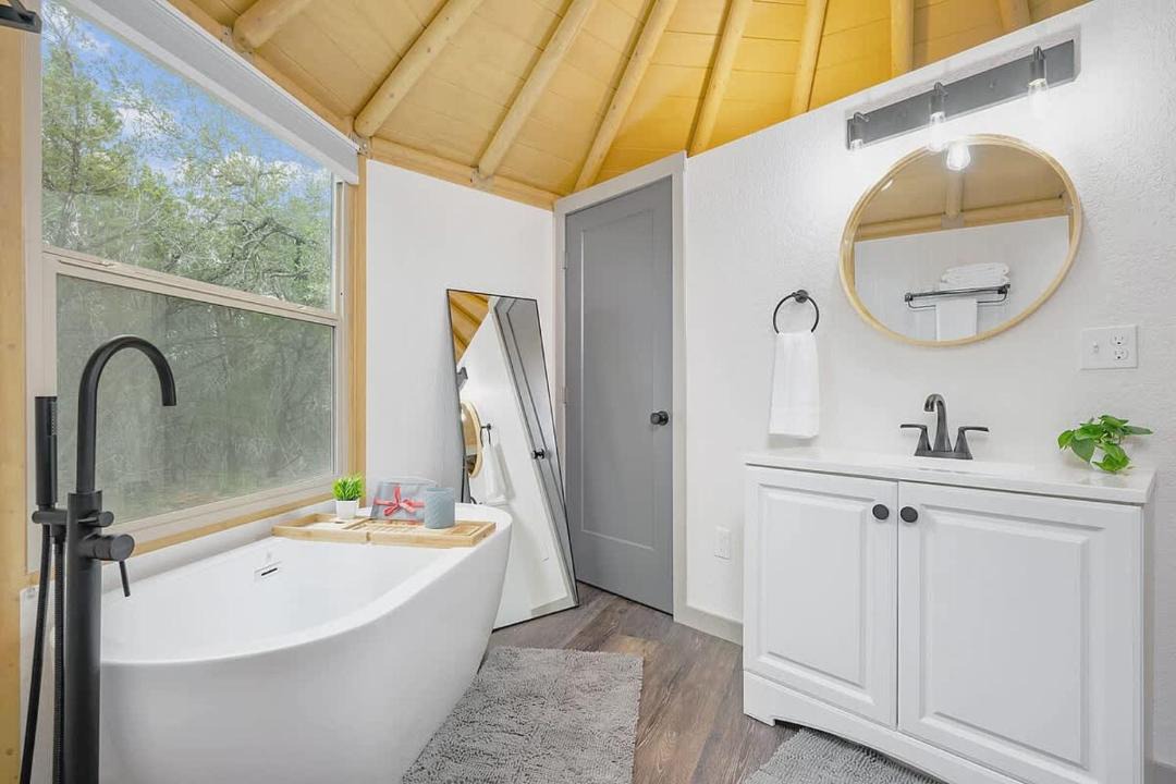 Photo of Bathroom in Canyon Lake