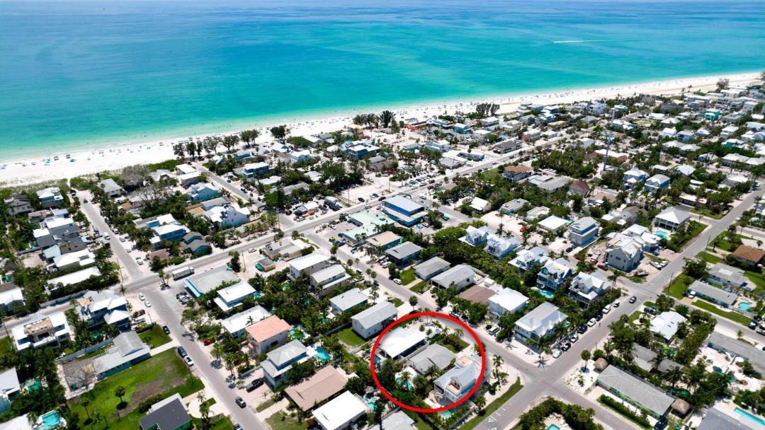 Photo of Buildings in Anna Maria