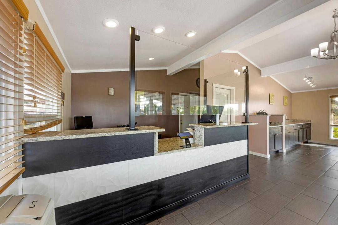 Photo of Others in Albany