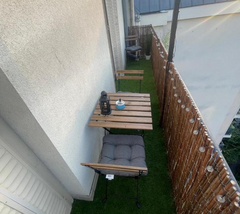 Photo of Patio Balcony in Republique–Point-du-Jour