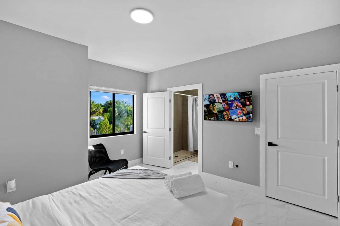 Photo of Bedroom in Allapattah