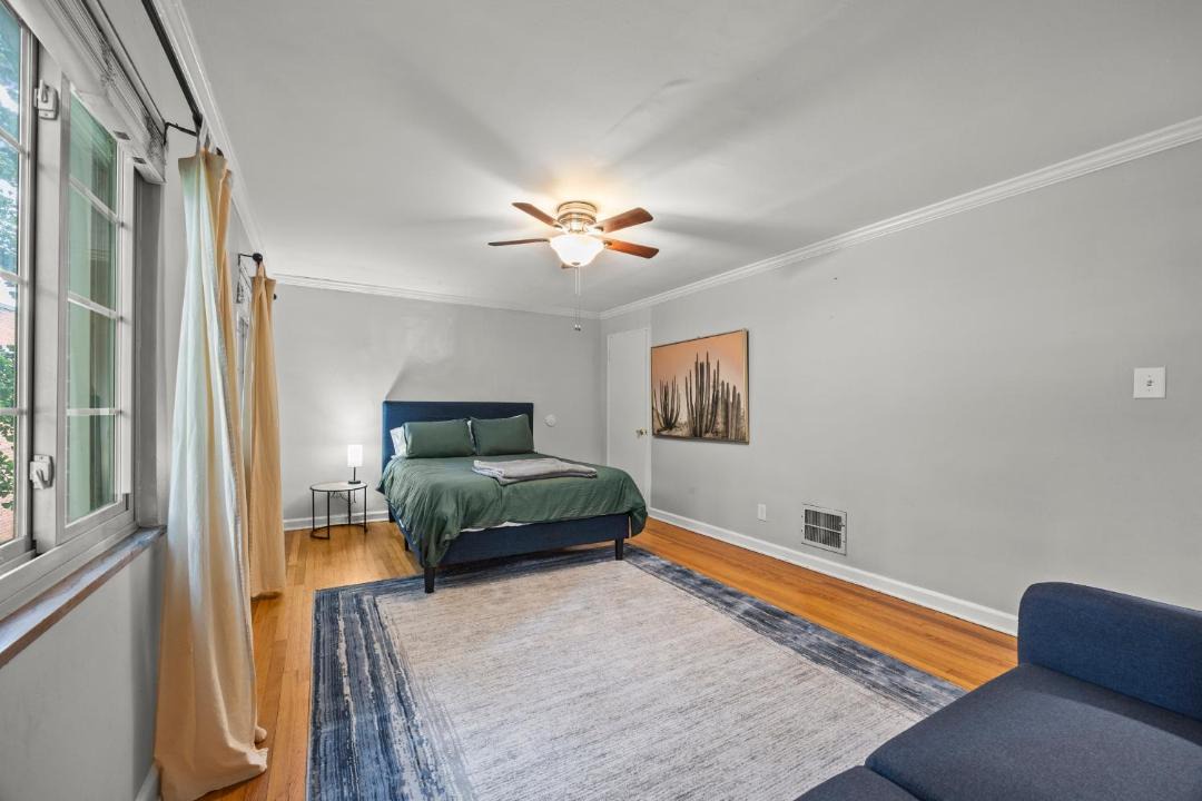 Photo of Bedroom in Franklin Park