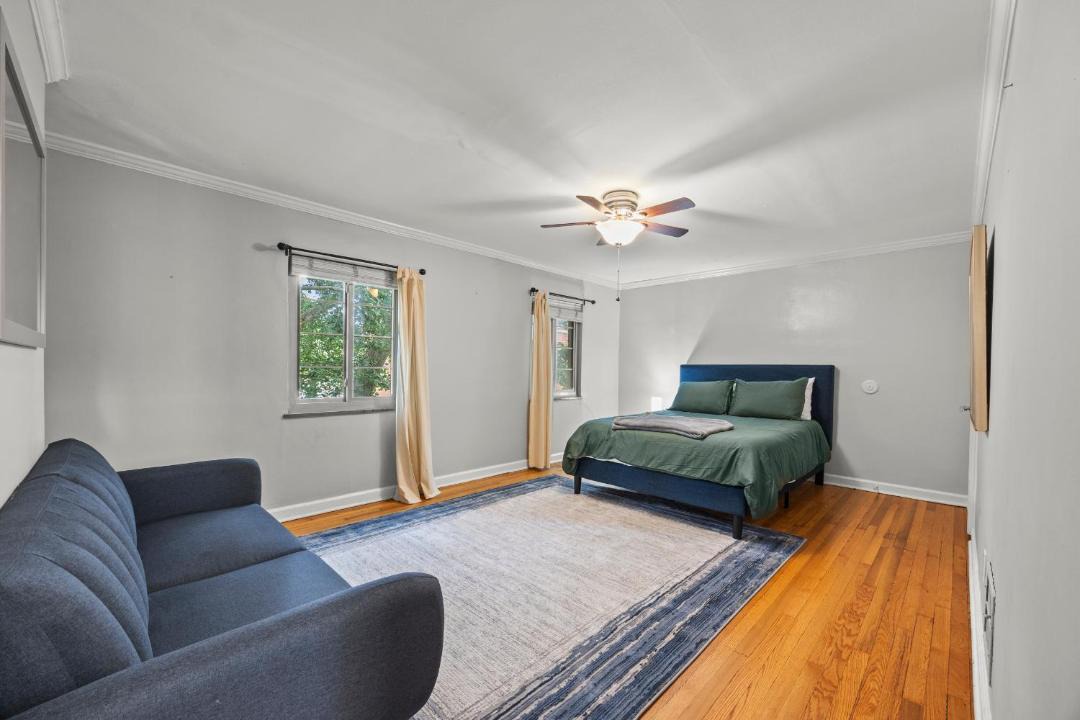 Photo of Bedroom in Franklin Park