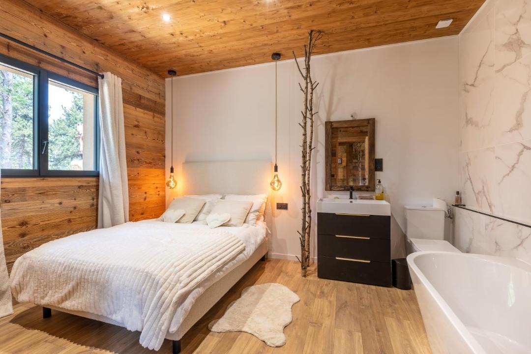 Photo of Others in Eyne 2600