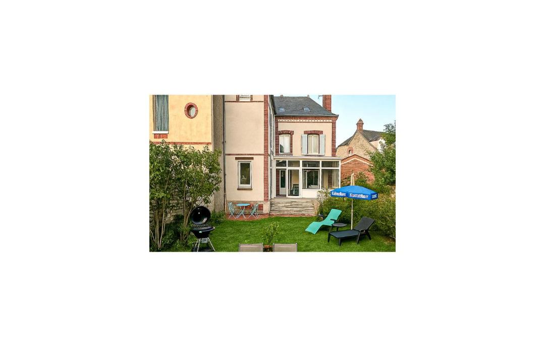 Photo of Others in Sens