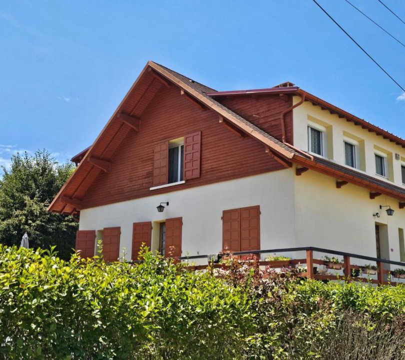 Photo of Others in Yenne