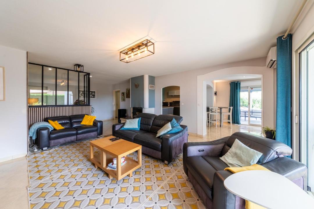 Photo of Others in Fals