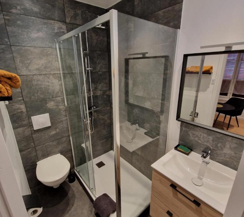 Photo of Bathroom in Chalons-en-Champagne