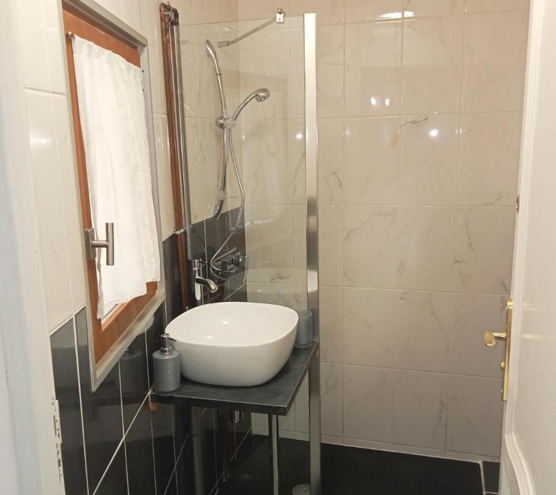 Photo of Bathroom in Moulins