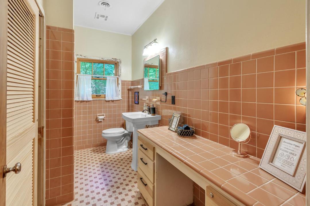 Photo of Bathroom in Mena