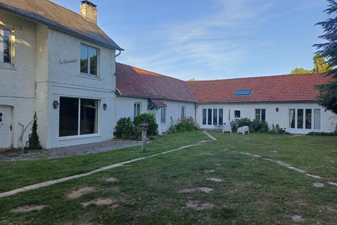 Photo of Others in Pende