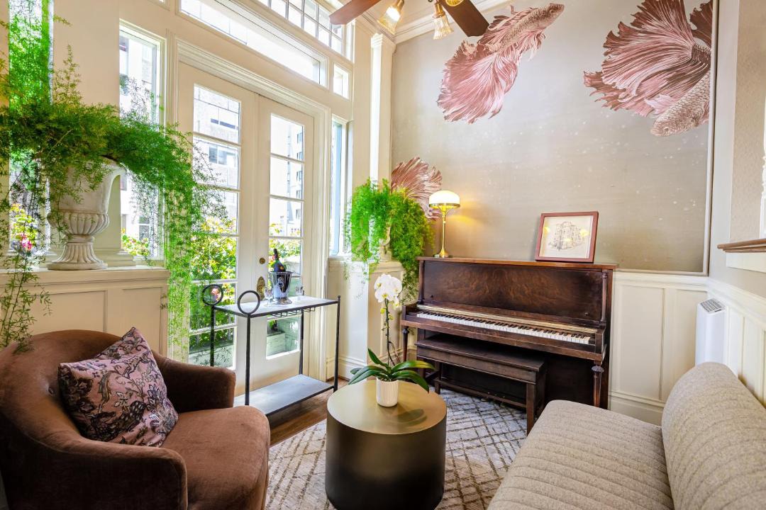 Photo of Livingroom in Lower Nob Hill
