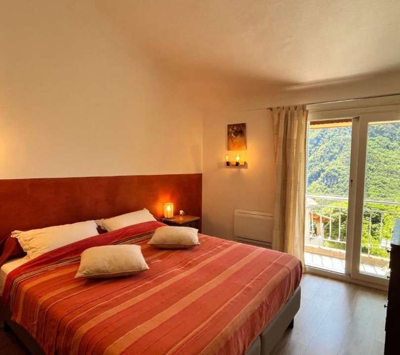 Photo of Bedroom in Clans
