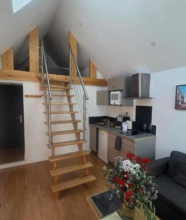 Photo of Others in Courset